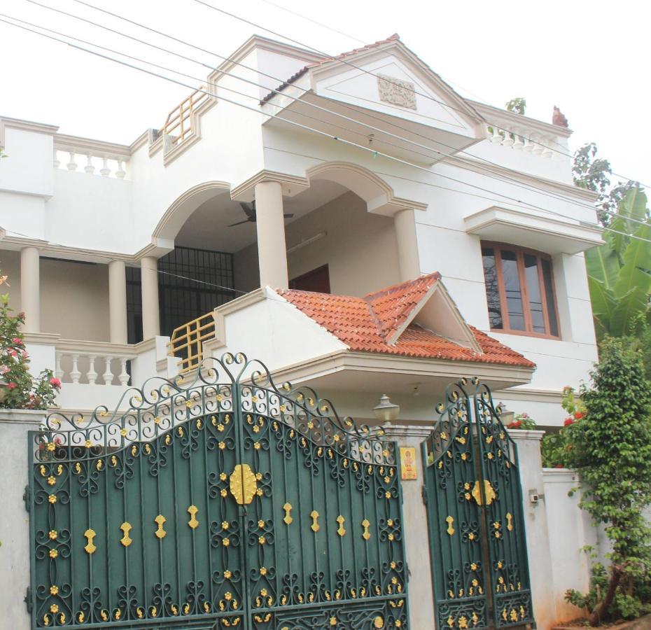 Tulip Villa Puducherry Buitenkant foto